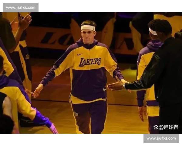 里夫斯拒湖人 4 年 8920 万！明夏剑指 5 年 2.46 亿顶薪